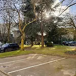 Joli Avec Parking Prive En Plein Centre Διαμέρισμα