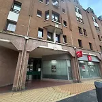 Joli Avec Parking Prive En Plein Centre Apartamento *