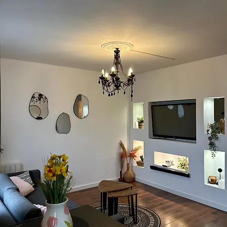 Joli Appartement Avec Parking Prive En Plein Centre Ville كاليه
