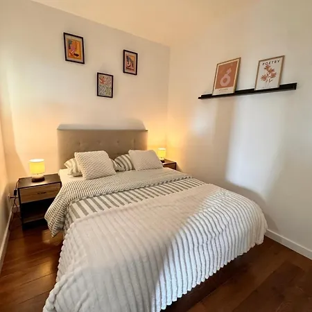 Joli Appartement Avec Parking Prive En Plein Centre Ville شقة