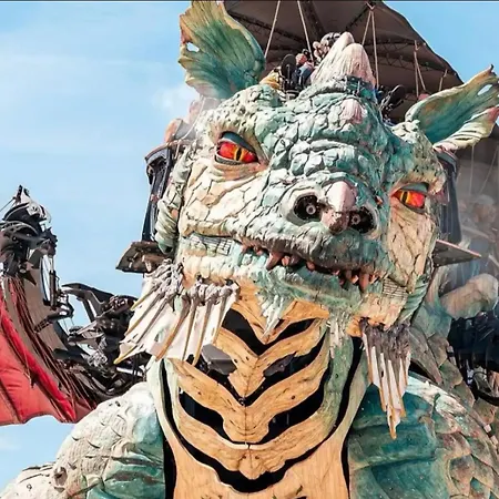 Avec Parking Prive En Plein Centre Ville, Proche Plage, Eurotunnel, Ferry Et Gare * Calais