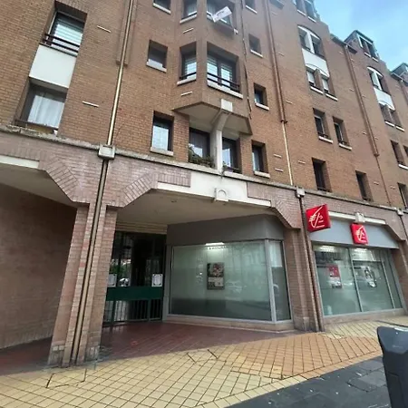 Joli Avec Parking Prive En Plein Centre Appartement *