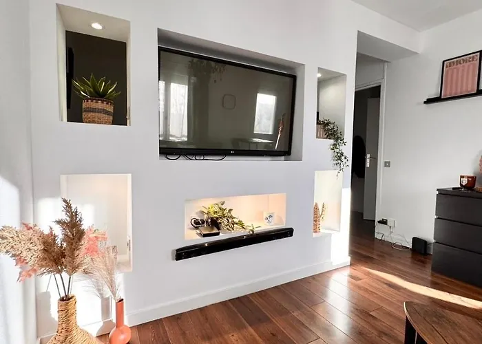 Avec Parking Prive En Plein Centre Ville, Proche Plage, Eurotunnel, Ferry Et Gare Calais