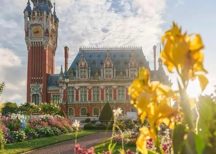 Avec Parking Prive En Plein Centre Ville, Proche Plage, Eurotunnel, Ferry Et Gare *